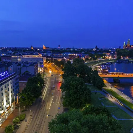 Novotel Centrum Hotel 4*
