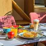 Novotel Centrum Hotel 4*