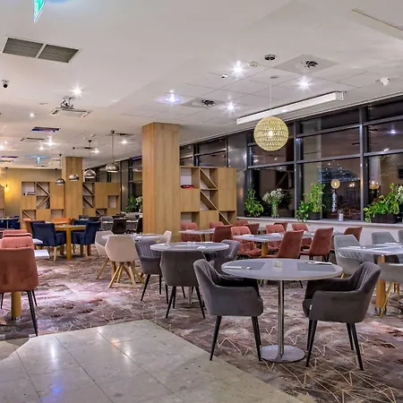 酒店 克拉科夫诺富特酒店 4*